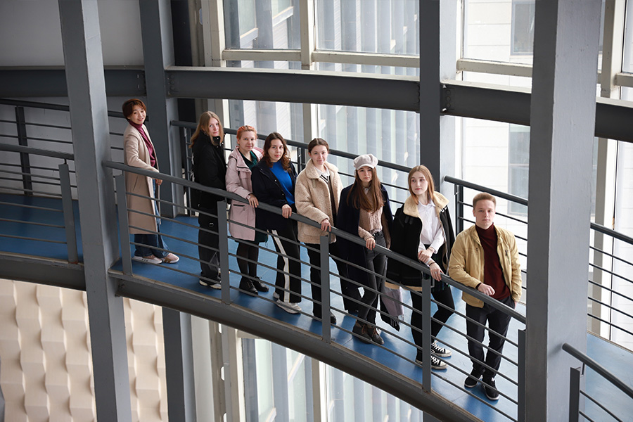 When you walk into our beautiful campus, you become a member of our family. What we have here are love, sharing and support. At Jiangsu University, you are expected to work hard for your study. We look forward to an exciting and bright future for you.